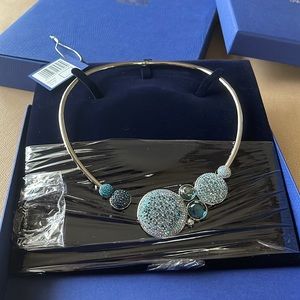 SWAROVSKI Crystals blue-tone NEW necklace